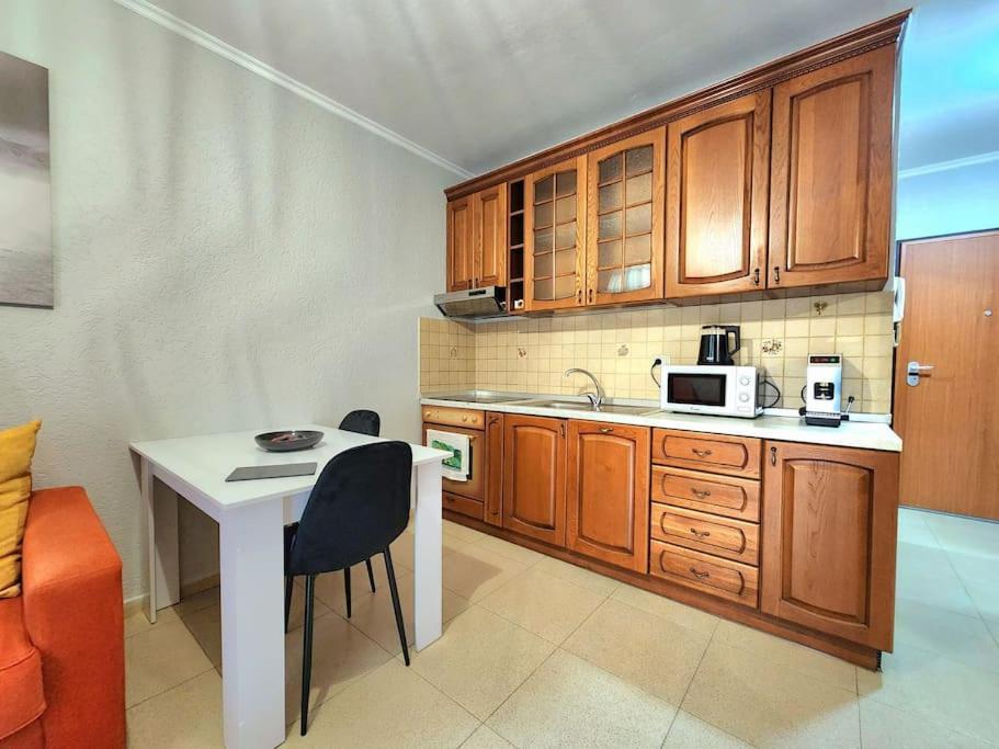 Ferienwohnung One Bd Flat Near Center With 24H Self Check In Tirana Exterior foto